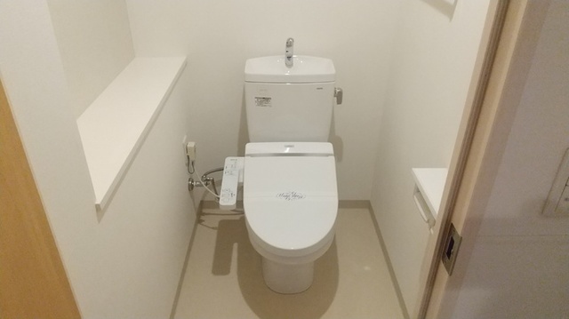 トイレ　トイレ