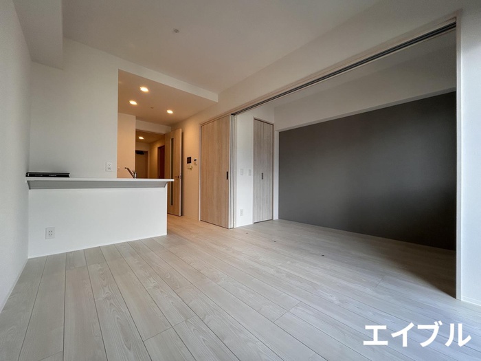 居室・リビング　同じ部屋タイプの別部屋の写真です。現況と異なる場合は現況を優