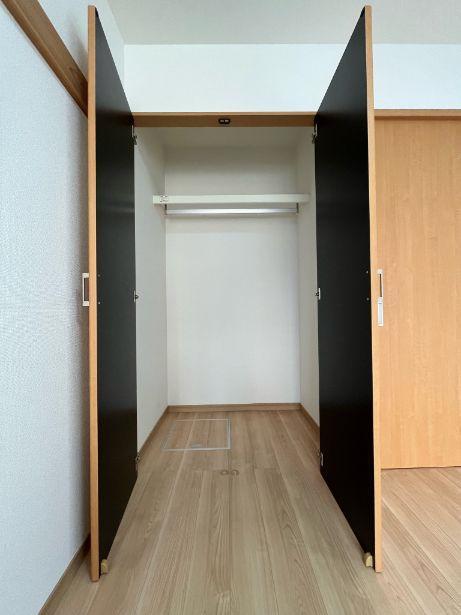 収納　収納はクローゼットタイプ。