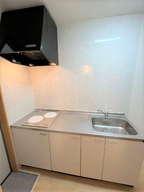 キッチン　ＩＨクッキングヒーターを備えたキッチンです。