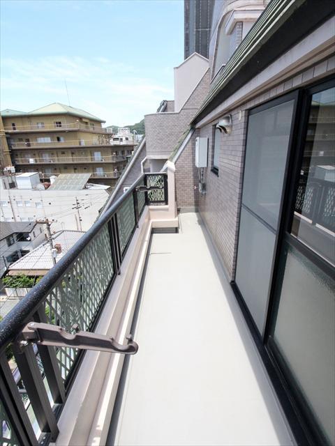 バルコニー　松山市道後湯之町　グランドステイタス道後　ベランダ