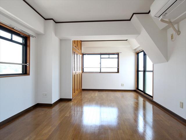 居室・リビング　松山市道後湯之町　グランドステイタス道後　リビング