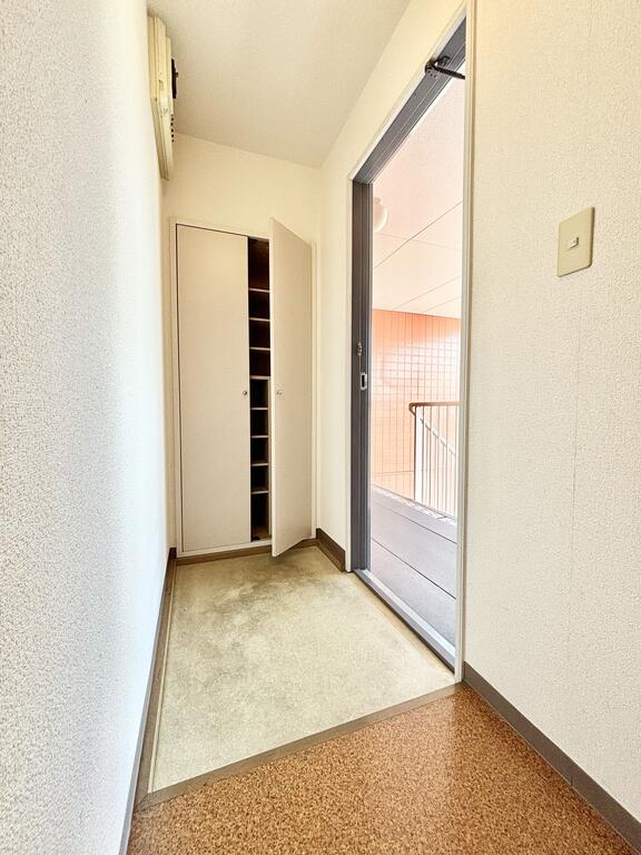 玄関　※同系タイプ