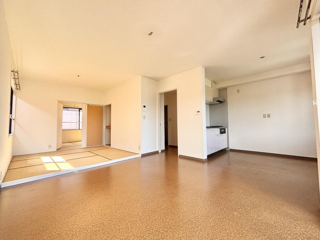 居室・リビング　※同系タイプ