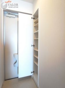 玄関　リブリ・クローリスの玄関