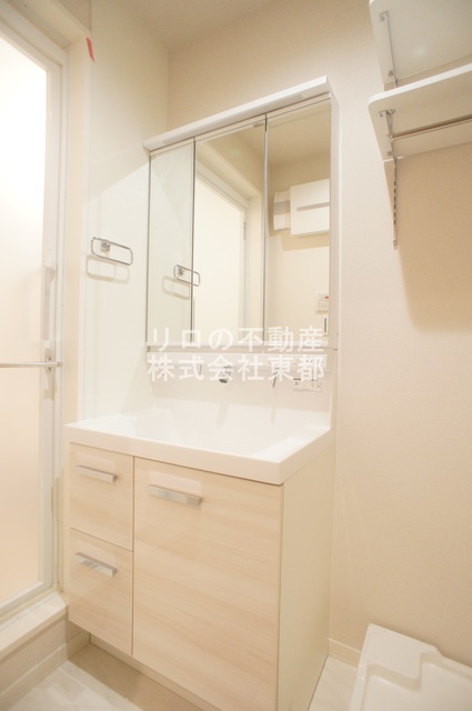 洗面設備　洗髪洗面化粧台なのでおでかけ準備もラクラクです☆