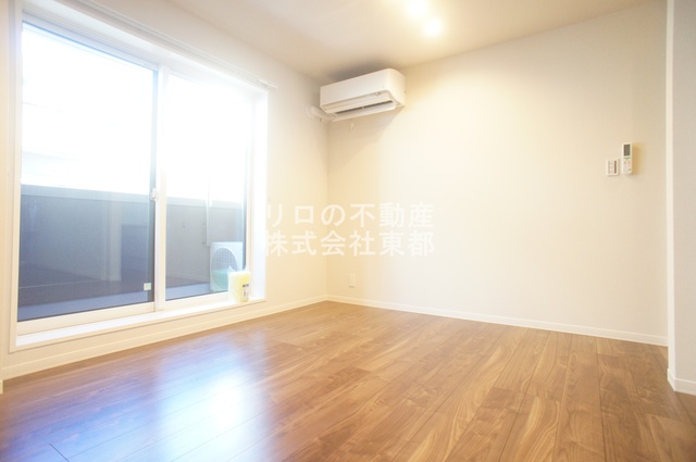 居室・リビング　広いリビングはゆったりくつろげる憩いの空間です♪