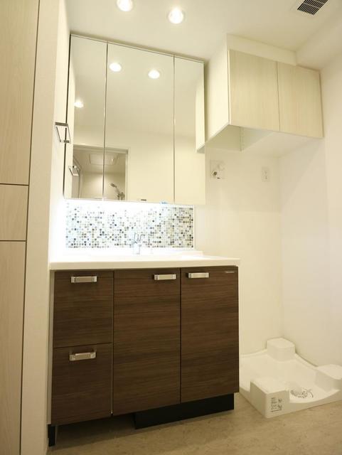 洗面設備　※写真は同タイプ住戸です。