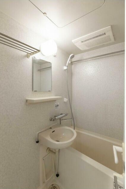 バス・シャワールーム　お風呂です