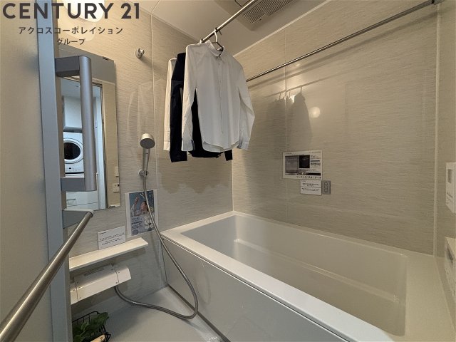 バス・シャワールーム　便利な浴室乾燥機付き♪
