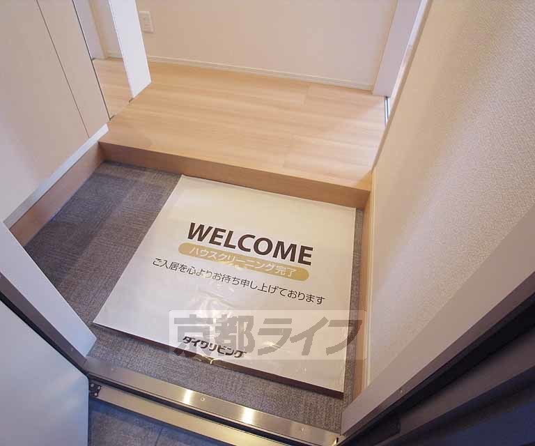 玄関　明るく広い玄関です。