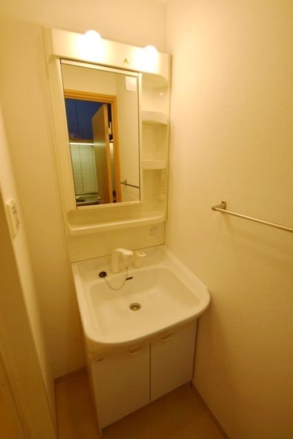 洗面設備　★忙しい朝に便利な独立洗面台★