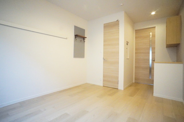 その他部屋・スペース　南西向きで日当たり良好なお部屋！暖かな日差しが入ります♪