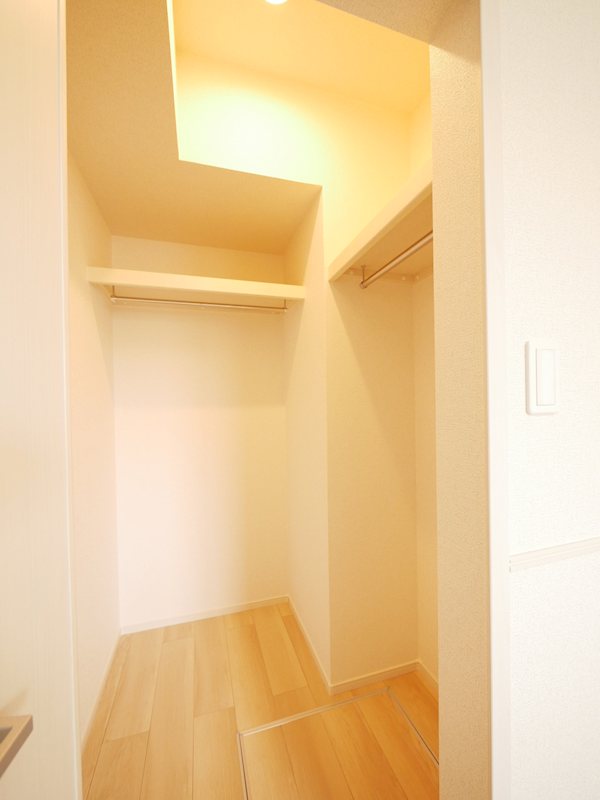 収納　ウォークインクローゼット（洋６.１）