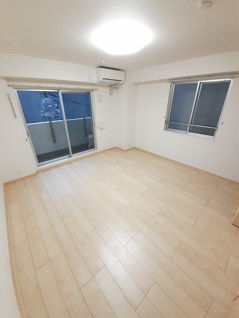 居室・リビング　★角部屋、二面採光、風通しも良好★