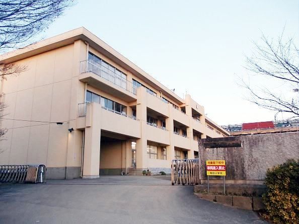 小学校　岡田小学校（小学校）まで1300m