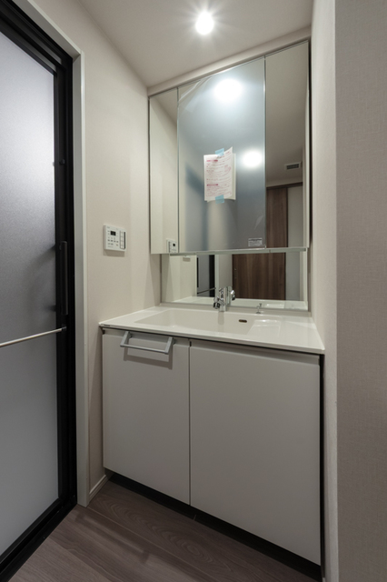 洗面設備　※写真は同タイプ住戸です。