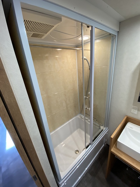 バス・シャワールーム　オシャレバスルーム。