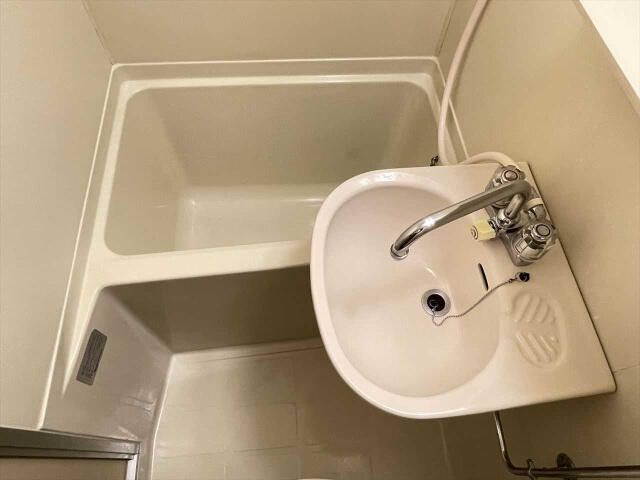 洗面設備　スペースが確保できる洗面所です