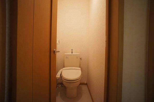 トイレ　温水洗浄便座