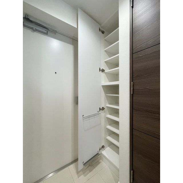 玄関　同タイプ写真　※現況優先