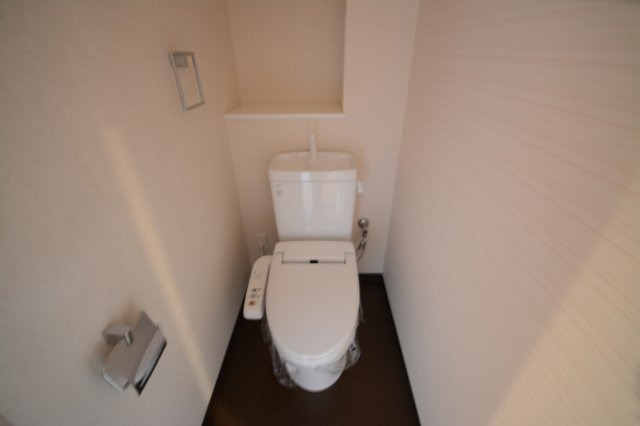 トイレ　同物件、別部屋のお写真となります。ご参考までにご覧ください。