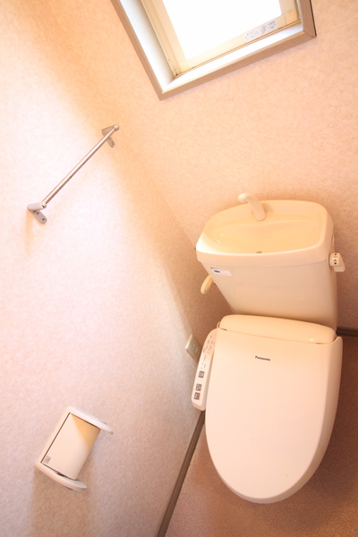 トイレ　温水洗浄便座
