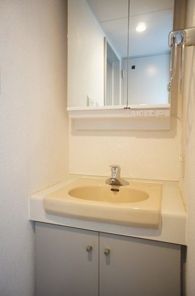 洗面設備　※同仕様写真含む