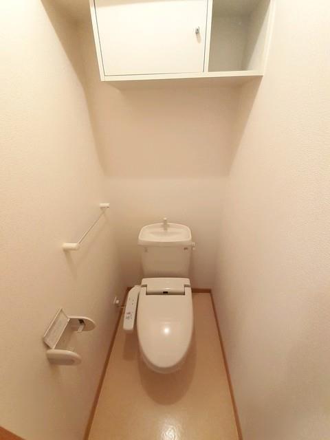 トイレ　温水洗浄機能付き便座