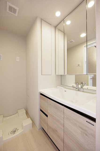 洗面設備　※写真は同タイプ住戸です。