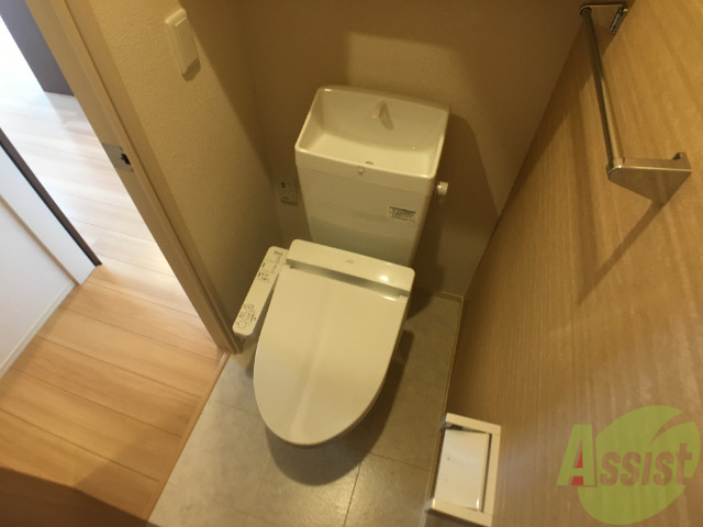 トイレ　ウォシュレット付きのトイレです。シャワートイレは日本の宝。