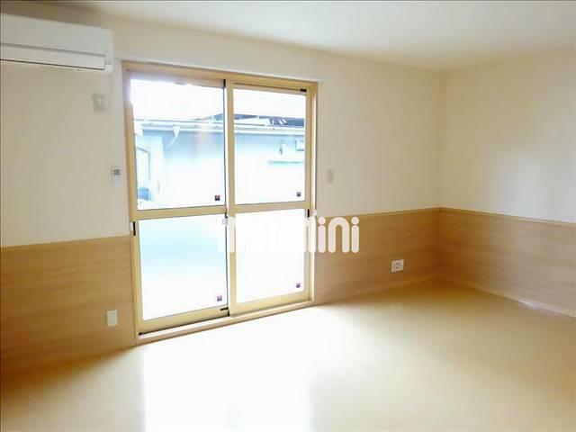 居室・リビング　エアコン付きのリビング