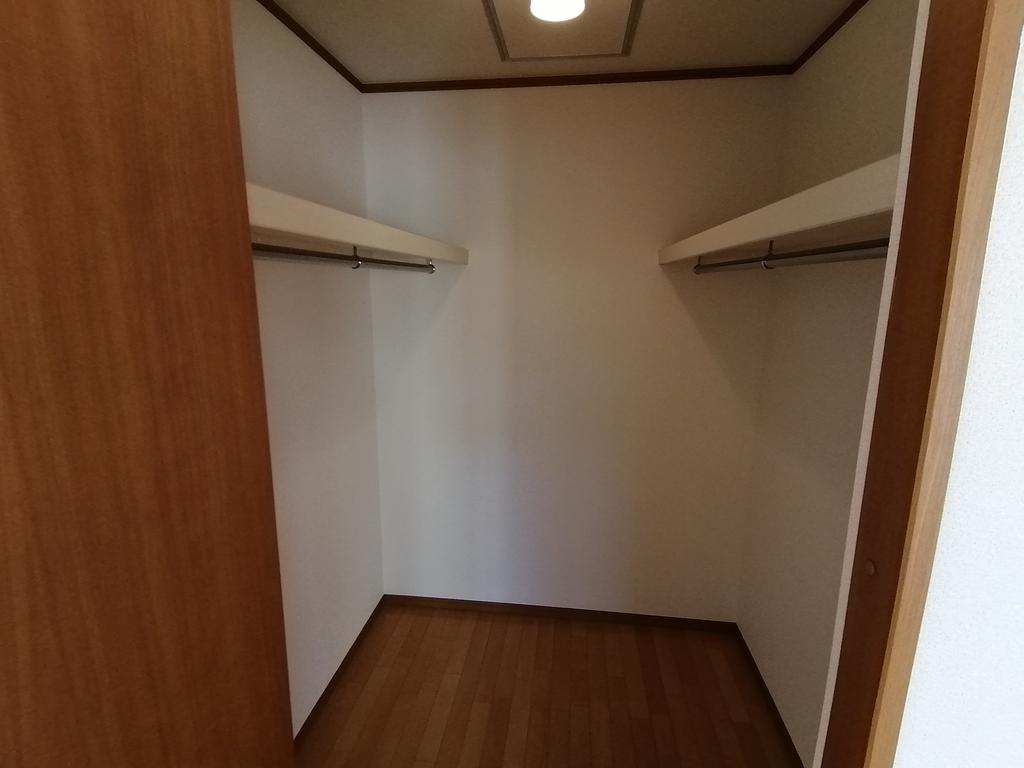 収納　ウォークインクローゼット
