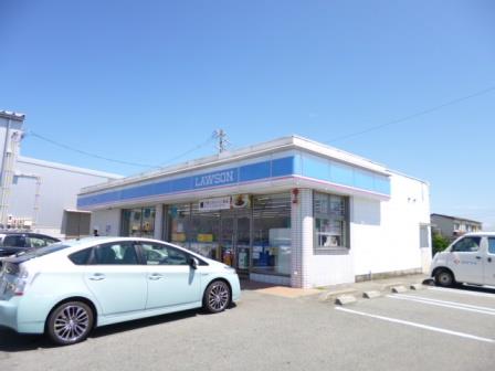 コンビニ　ローソン伊勢通町店（コンビニ）まで947m