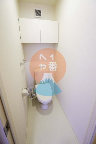 トイレ　ネット無料。清潔感のあるトイレです