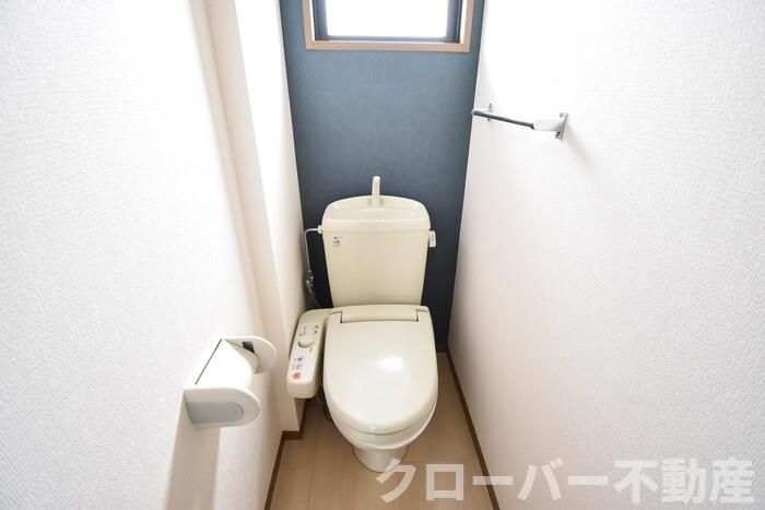 トイレ　温水洗浄便座