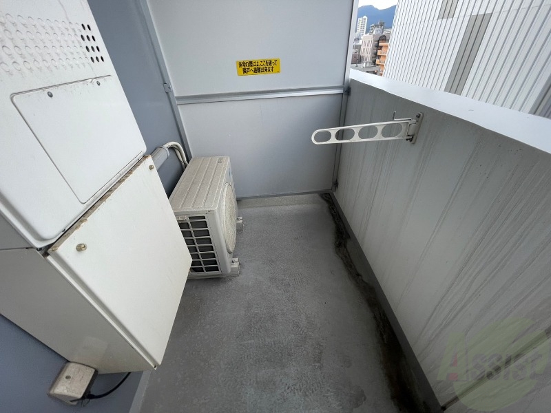 バルコニー　バルコニーは幅があり、広い印象を受けました。