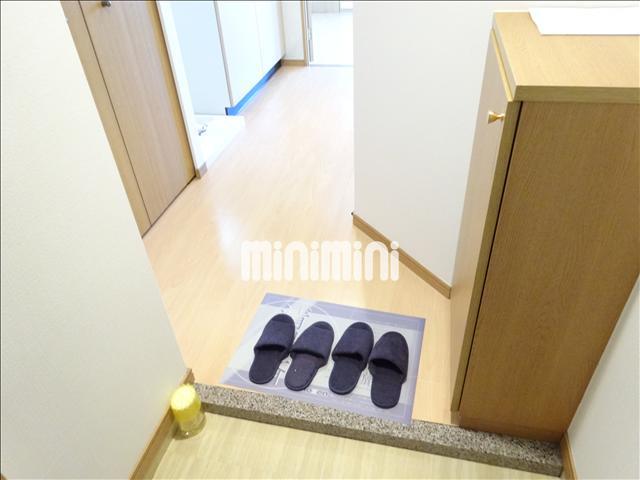 玄関　玄関横にはシューズＢＯＸ