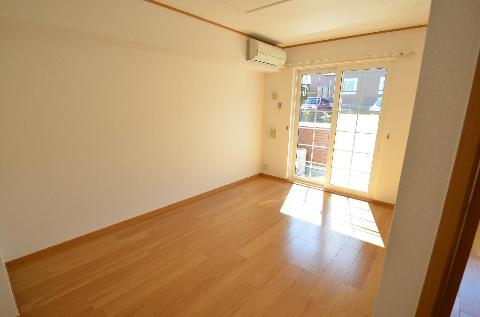 居室・リビング　室内