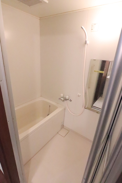 バス・シャワールーム　お風呂です