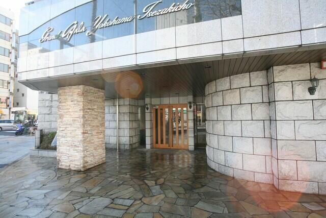 エントランス　サミットストア横浜曙町店