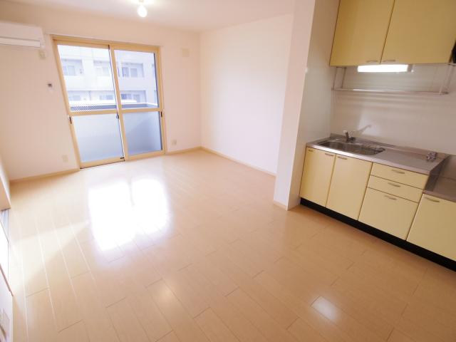 居室・リビング　使いやすい居間です