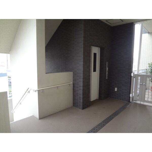 洗面設備　エレベーターホール