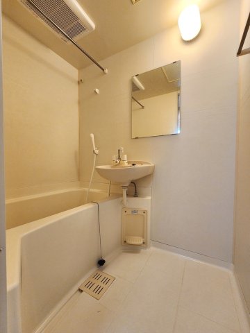 バス・シャワールーム　同物件内参考画像