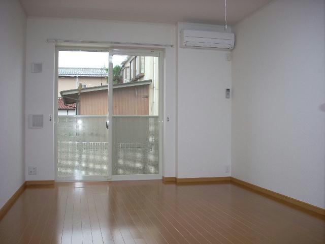 居室・リビング　※別部屋写真