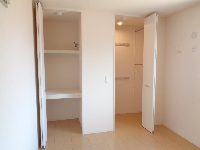 収納　ワンステップクローゼット