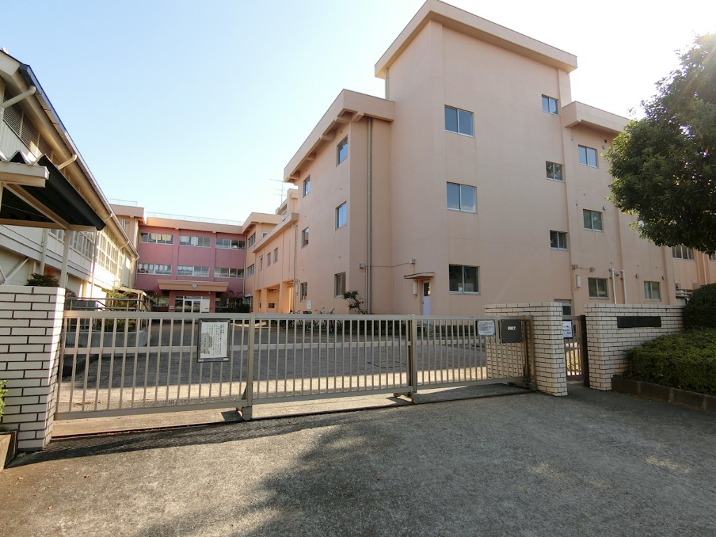 小学校　相模原市立くぬぎ台小学校（小学校）まで603m