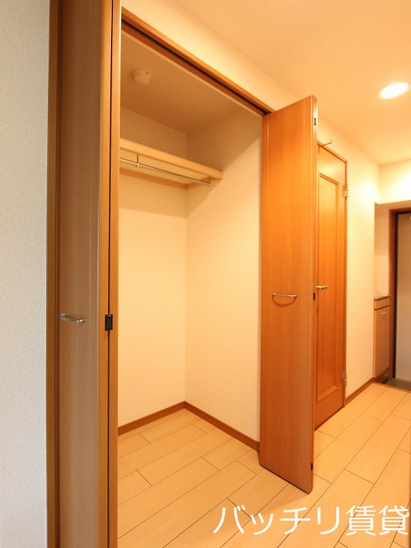 収納　別号室タイプの為、現状を優先致します。