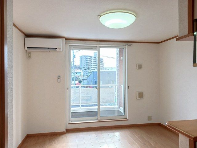 居室・リビング　ゆったり過ごせる居間です