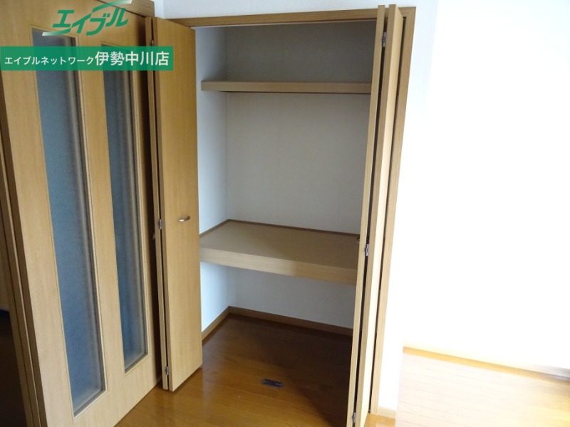 収納　同型参考写真